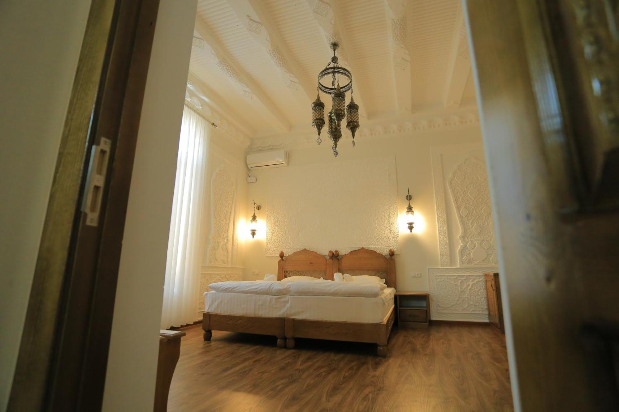 Guesthouse Muqaddam Бухара Екстериор снимка